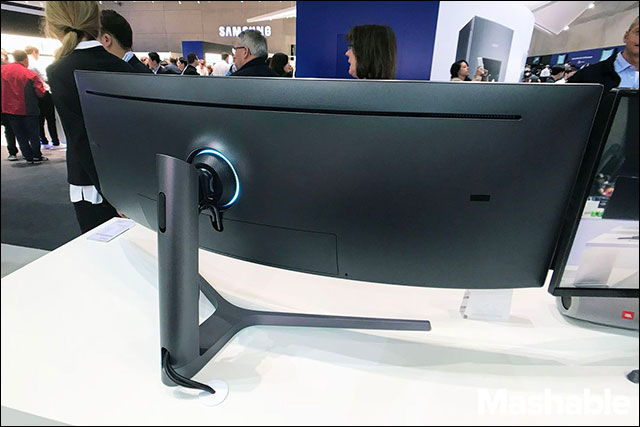 Thiết kế đằng sau của màn hình