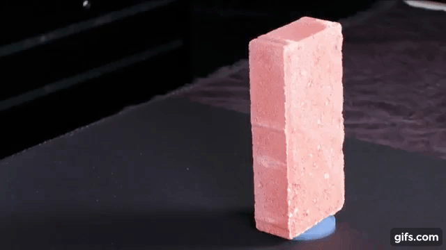 Aerogel nhẹ hơn không khí gấp 7,5 lần nhưng nó lại có thể chống chịu đủ mọi tác động 