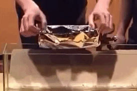 Loại khí này có thể giữ các vật nhẹ lơ lửng như thể chúng đang đặt trên mặt nước vậy 