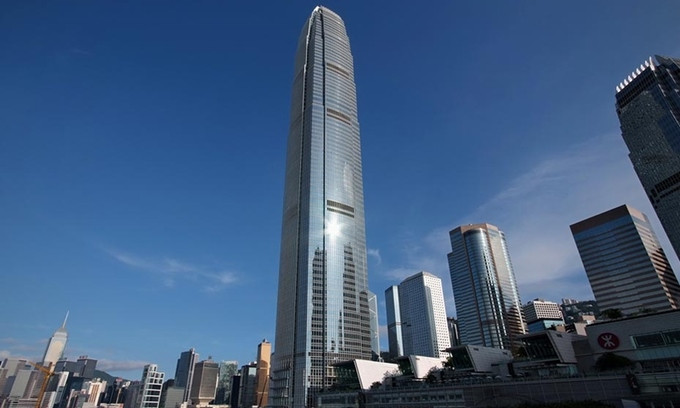 Trung tâm Thương mại Quốc tế (Hong Kong, Trung Quốc) cao 484m