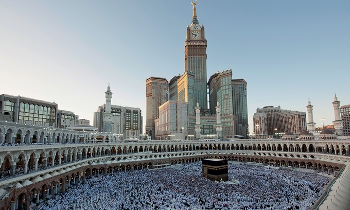 Tháp đồng hồ Makkah Royal (Mecca, Saudi Arabia) cao 601 m
