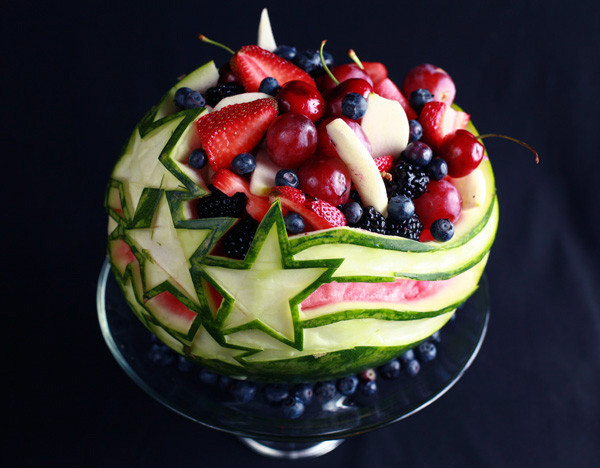 Cách tỉa dưa hấu hình dải sao Ngân hà lấp lánh