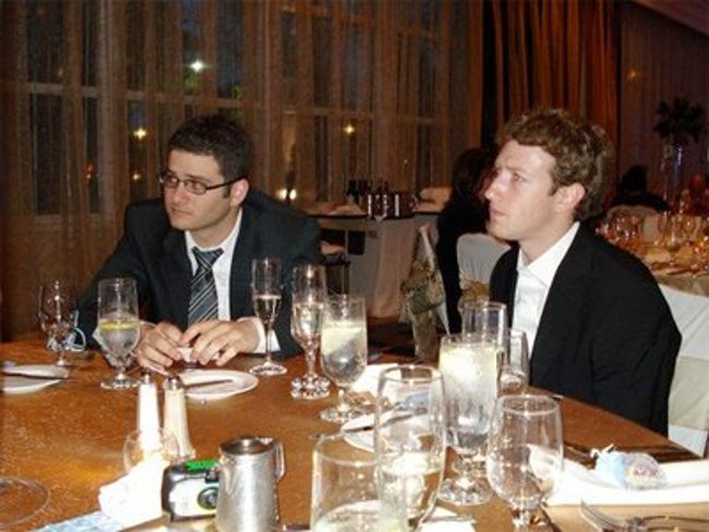 Dustin Moskovitz (bên trái) và Mark Zuckerberg