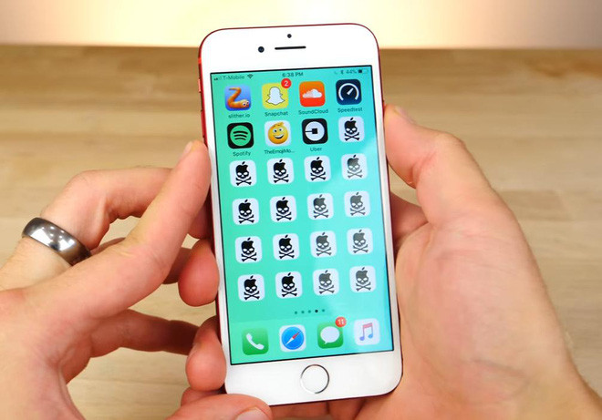 Bạn có tin chỉ cần một click là có thể vô hiệu hóa iOS 11 và biến iPhone 8 thành cục gạch