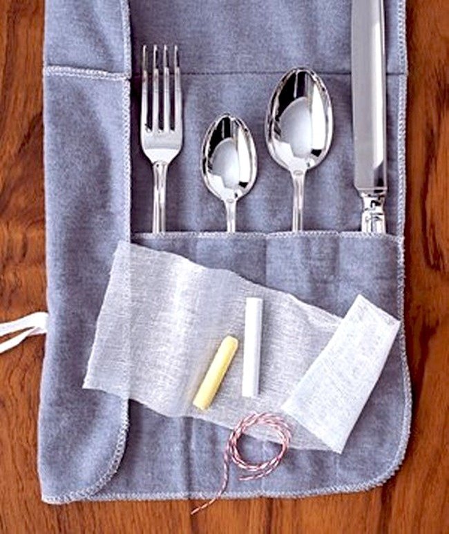 Phấn hút ẩm để khử vết dơ trên dụng cụ