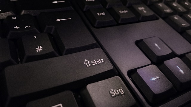 Các phím tắt hữu ích với Shift
