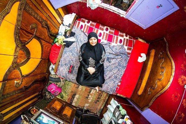 Phòng #801: Cairo, Ai Cập. Azza - 19 tuổi, nội trợ.