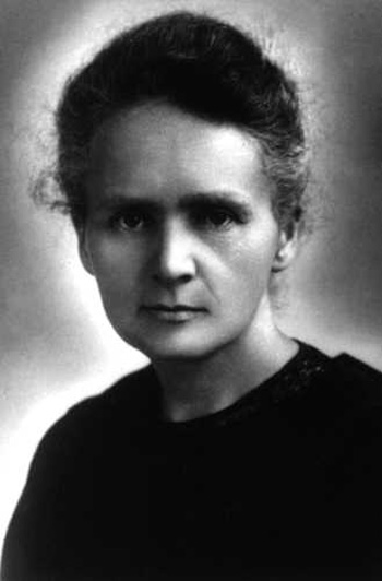 Marie Curie là người đầu tiên vinh dự nhận hai giải Nobel trong hai lĩnh vực khác nhau
