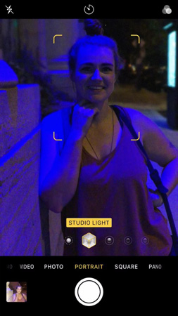 Chụp ảnh người trong chế độ Portrait hoặc Portrait Lighting