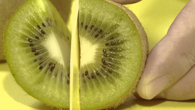 Ăn chuối hoặc kiwi