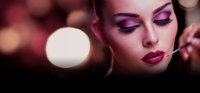 Bạn dành nhiều thời gian trang điểm có nghĩa bạn càng muốn che giấu 