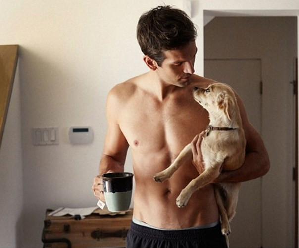 Ngực đàn ông chiếm 2% sự chú ý