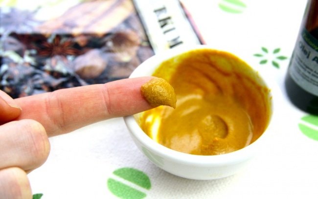 Tự làm kem đánh trắng răng