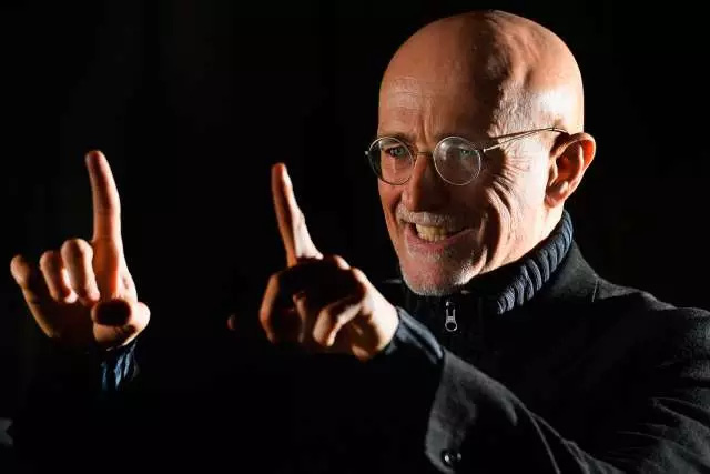 Bác sĩ phẫu thuật thần kinh người Ý Sergio Canavero