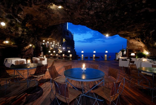 Nhà hàng Ristorante Grotta Palazzese Polignano a Mare, Ý