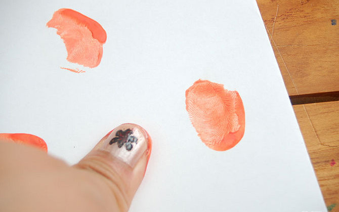 Dùng dấu vân tay để làm thiệp