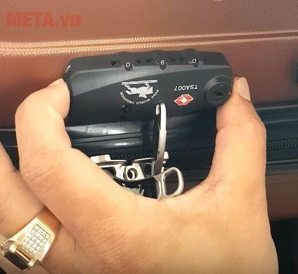 Thử mở với những số bị hẫng lại