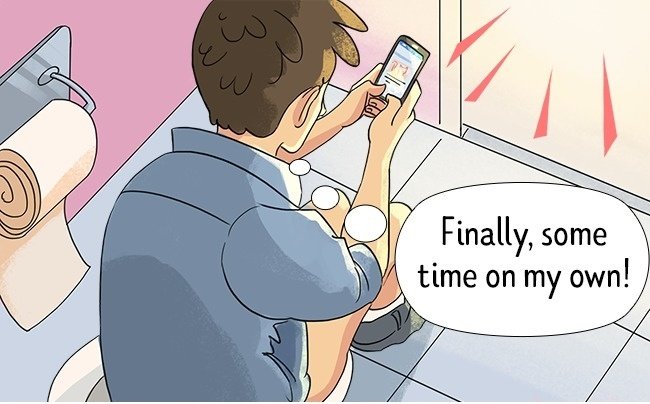 Ngay cả khi đi vệ sinh cũng phải cầm theo điện thoại.