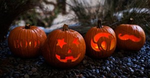 Cách cắt tỉa bí ngô siêu đơn giản để trang trí cho đêm Halloween