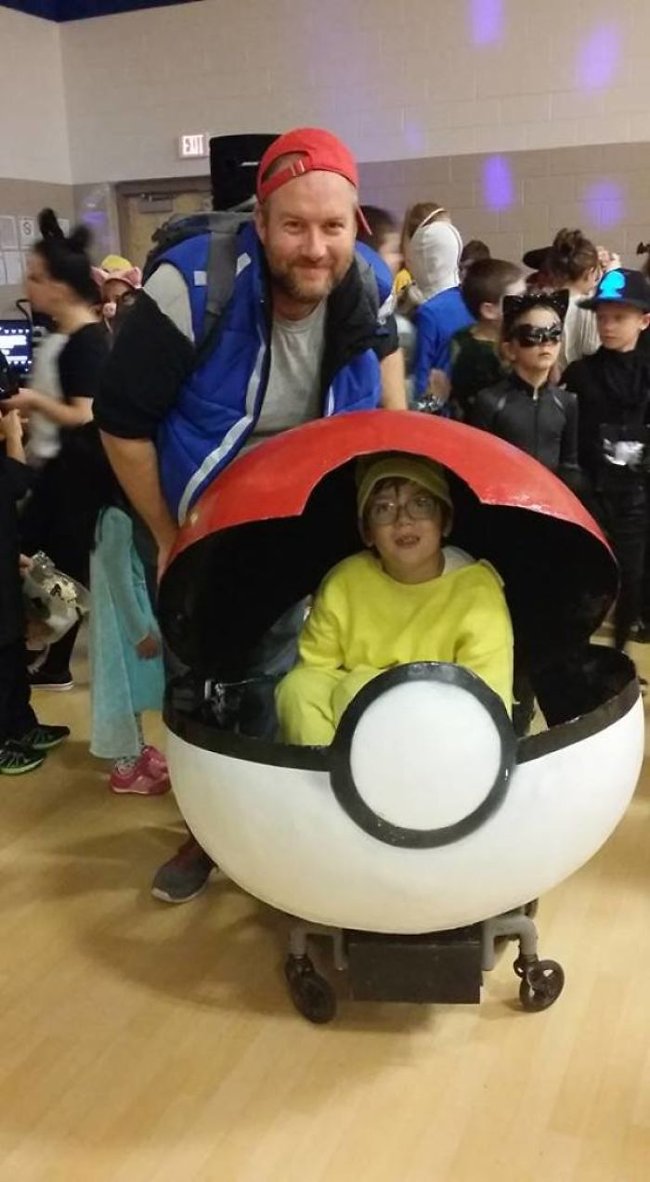 Cosplay của fan cuồng Pokemon Go