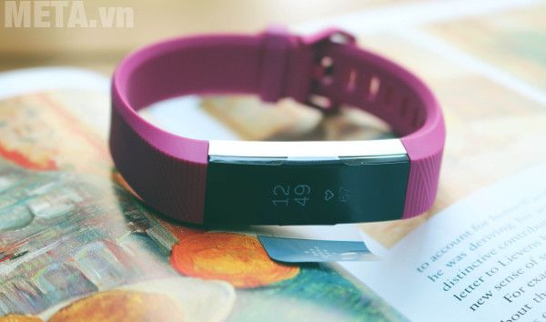 Fitbit Alta HR luôn đồng hành cùng bạn để chăm sóc sức khỏe