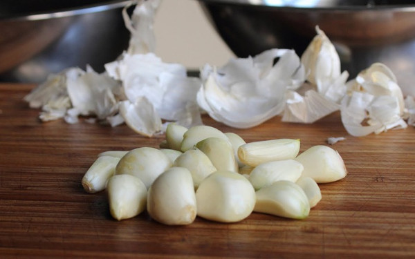 Mẹo chữa sâu răng bằng tỏi đơn giản 