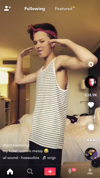 Tab Follow hiển thị các video của Muser theo dõi