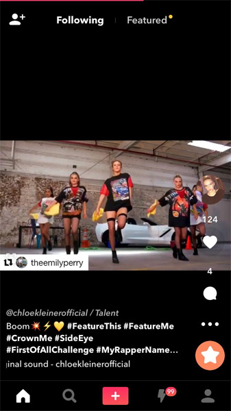 Nhấn nút cộng màu hồng để bắt đầu hát nhép