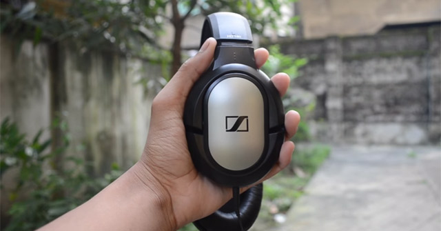 Tận hưởng âm nhạc cùng Sennheiser HD180.  