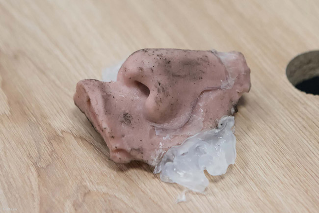 Mũi trên chiếc mặt nạ của BKAV