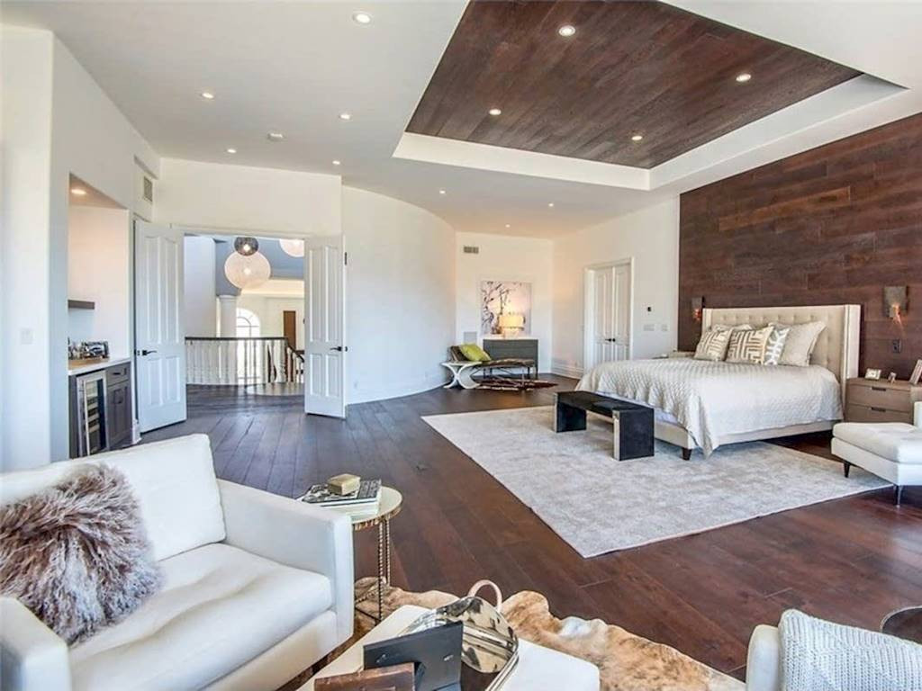 Có tất cả 8 phòng ngủ lớn