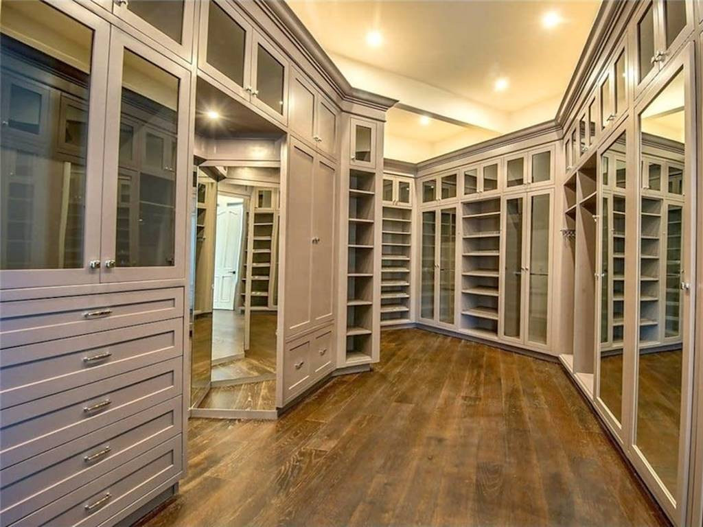 Một phòng chứa đồ vẫn đang còn để trống