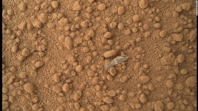 Một mảnh vỡ của Curiosity rơi trên bề mặt Sao Hỏa