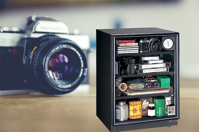 tủ chống ẩm Eureka sử dụng công nghệ hấp thụ làm khô.