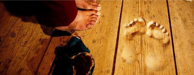 Dấu chân của một tu sĩ đã
