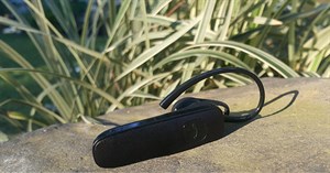 Trải nghiệm tai nghe Bluetooth Plantronics ML15: Đàm thoại rõ ràng, đeo lâu không đau, pin 6 tiếng