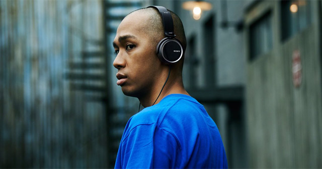 Với Sony Extra Bass MDR-XB250, âm thanh nhẹ nhàng của những bản Pop-ballad hay những bài Rock sôi động đều nghe rất “đã” tai.