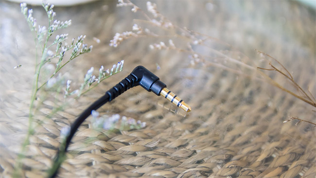 Jack cắm Sony MDR-ZX110AP 3.5mm dạng chữ L mạ vàng.