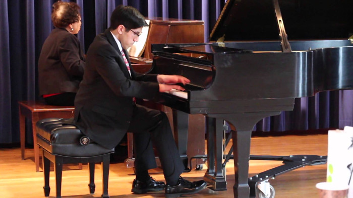  Suvir Mirchandani còn là một thần đồng âm nhạc 