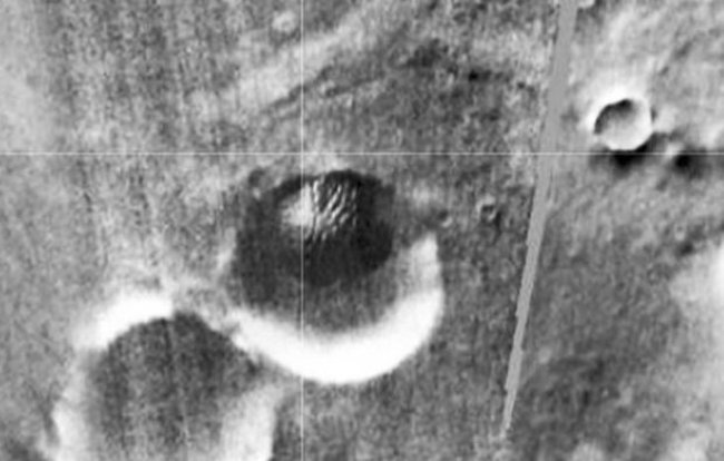 Ông cũng chỉ ra một "mái vòm"