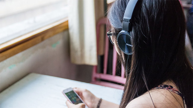 Tận hưởng âm nhạc mỗi ngày cùng Sony MDR-ZX110AP.