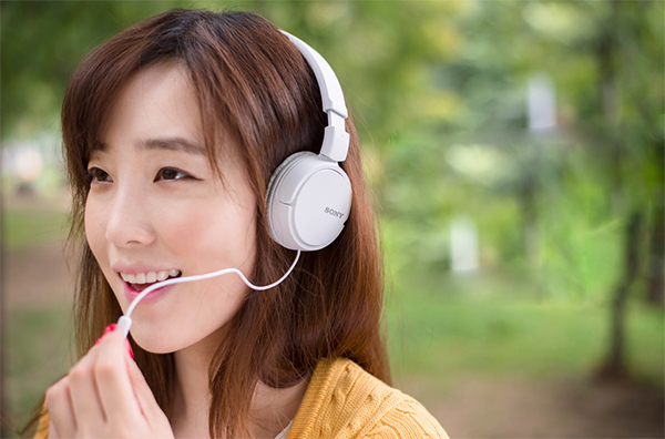 Dải bass nhiều uy lực, treble vừa đủ lại nhẹ nhàng.