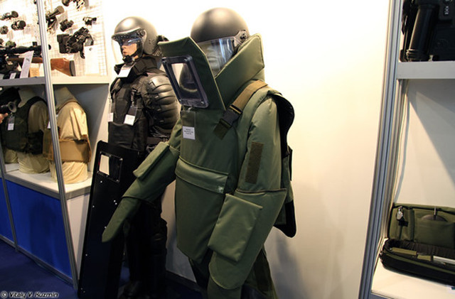 Trang phục chống nổ