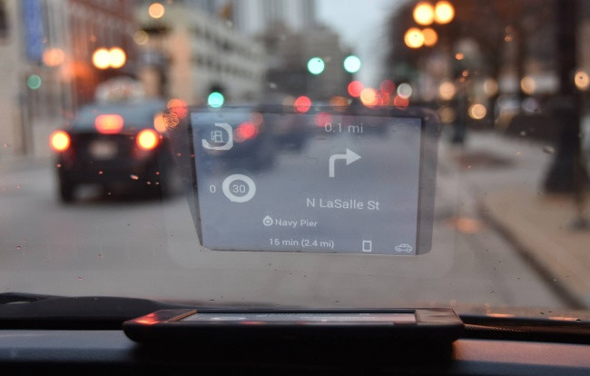 Màn hình hiển thị trên kính chắn gió