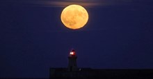 Cùng chiêm ngưỡng hình ảnh siêu Mặt Trăng tuyệt đẹp trên bầu trời Việt Nam và thế giới