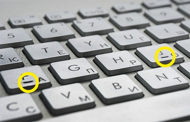 Hai gờ nổi trên phím F và phím J