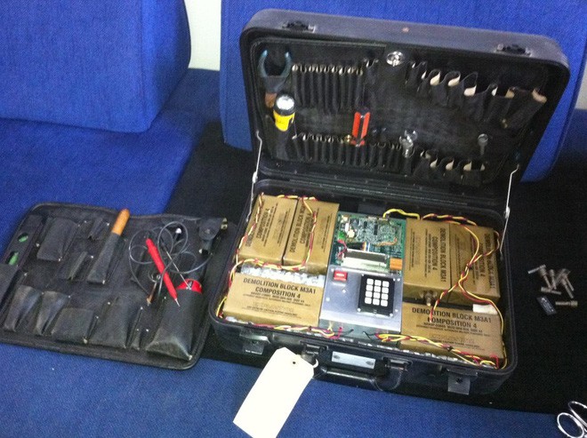 Nếu mang thiết bị gây nổ ra khu vực khác bạn và những người khác sẽ an toàn