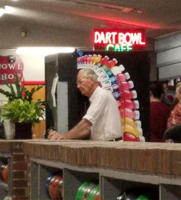 Tù trưởng đi đâu vậy?