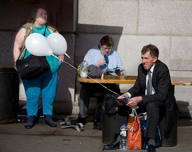 Sao mọi người lại nhìn mình 