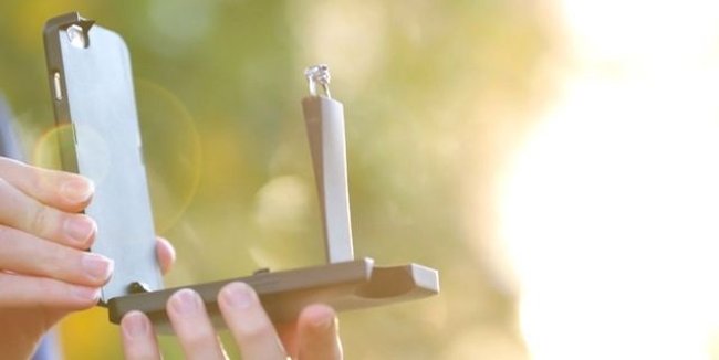 Chiếc "ốp lưng tỏ tình" khiến cánh mày râu run sợ khi sử dụng!